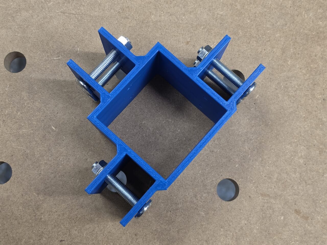 TF-Core 70/30 T — łącznik ramy środkowy
