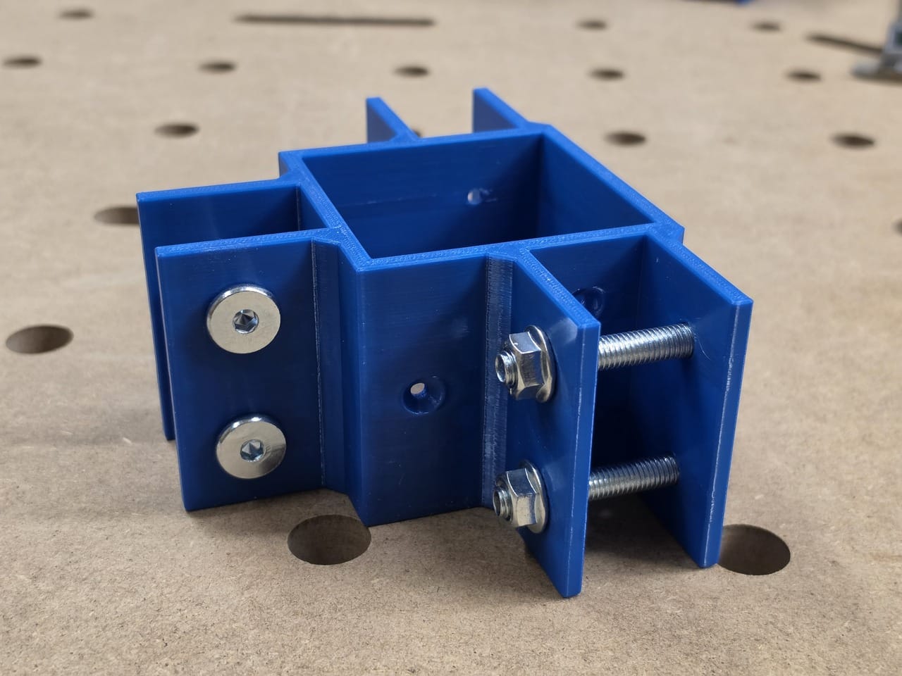 TF-Core 70/30 T — łącznik ramy środkowy